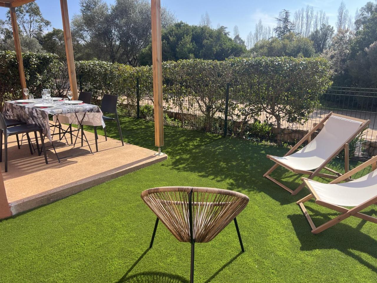 Residence Hoteliere Les Hameaux De Saint Cyprien Appartement 2 Chambres Lecci Exterior photo